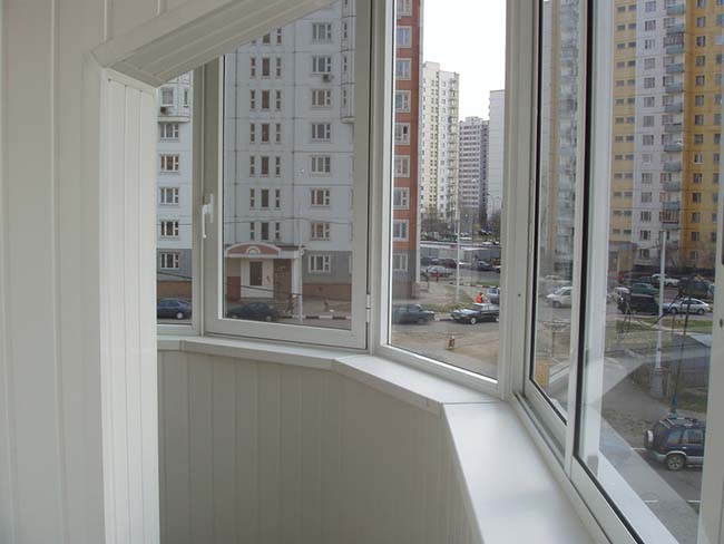 Закругленное радиусное остекление полукруглого балкона и лоджии Лосино-Петровский