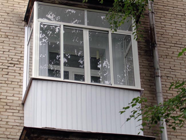 Сколько стоит застеклить балкон в хрущевке - низкие цены Лосино-Петровский