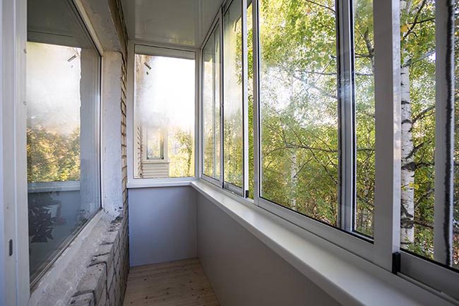 Сколько стоит застеклить балкон в девятиэтажке Лосино-Петровский