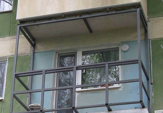 Альтернативное остекление балкона оргстеклом вместо стекла Лосино-Петровский