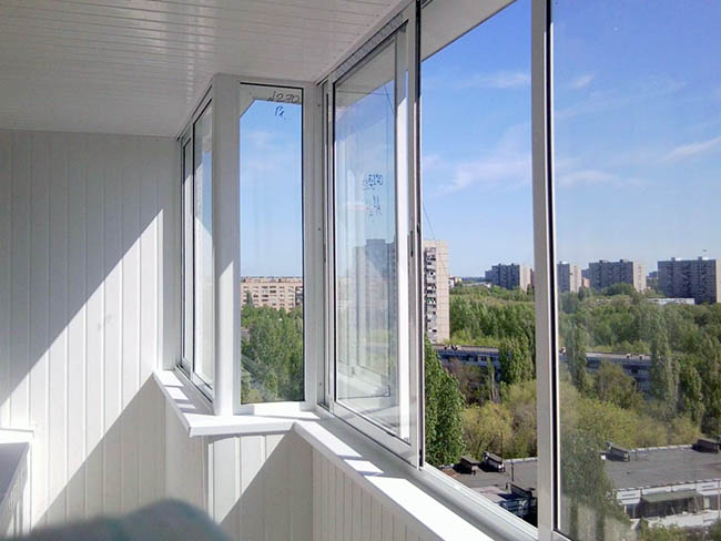 Нестандартное остекление балконов косой формы и проблемных балконов Лосино-Петровский